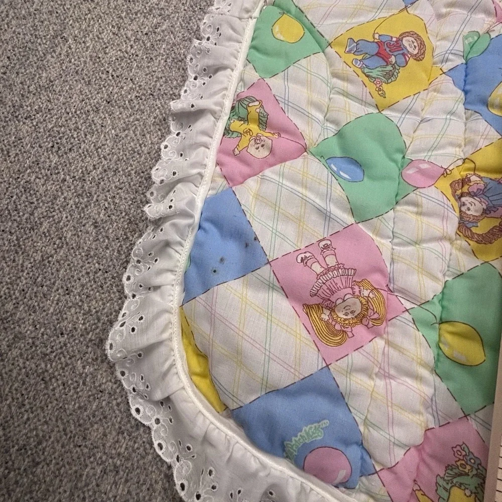 RARE Vintage 1983 OAA Inc Baby Nursery Quilt & Pad Set Pastel Patchwork Lace